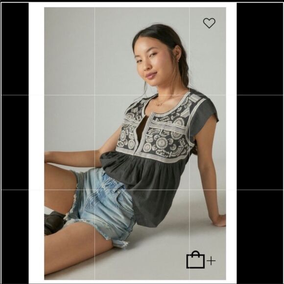 Lucky brand embroidered Flutter sleeve top size L - Picture 2 of 9